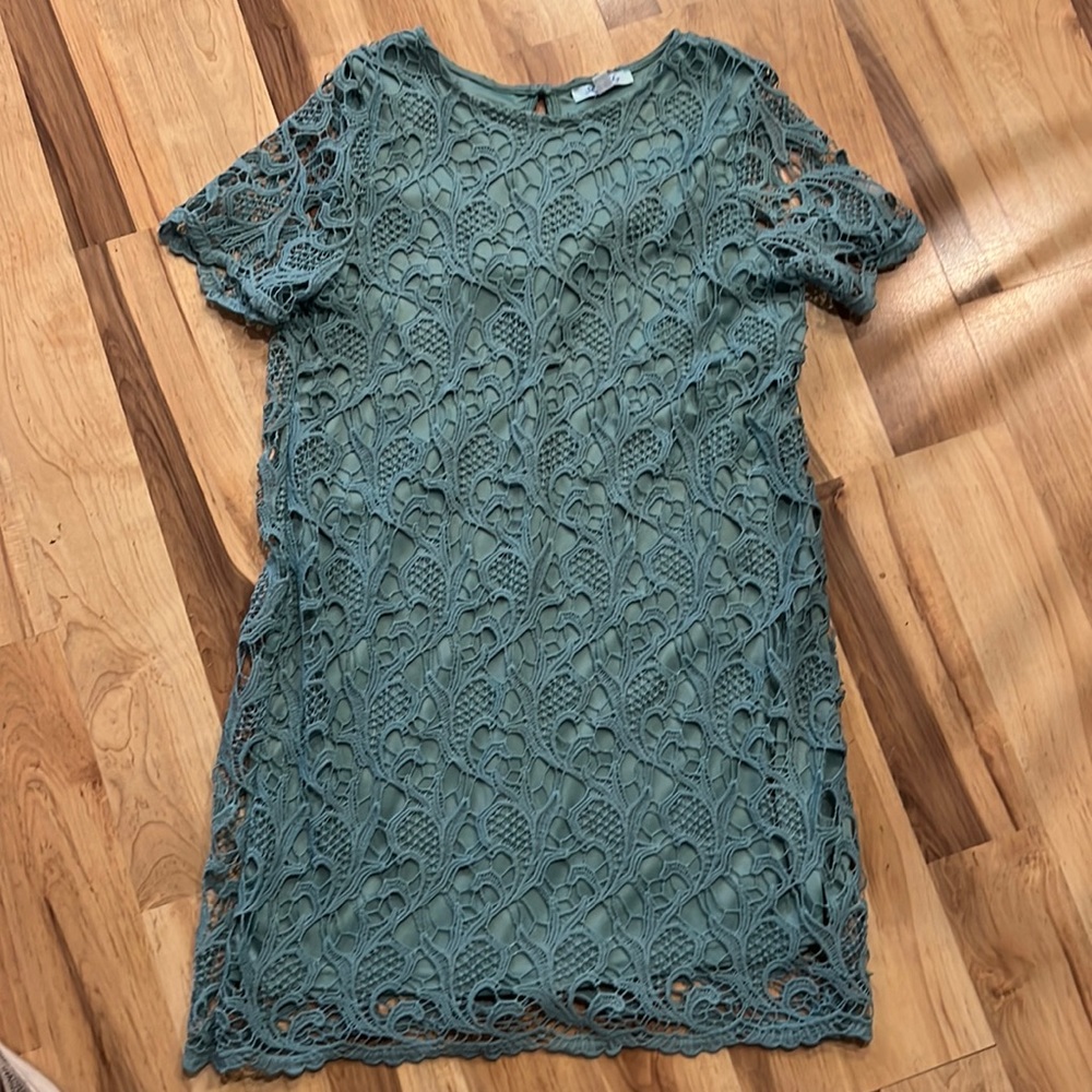 Womens short sleeve lace dress
